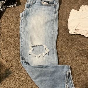 American eagle crop Light Blue Distressed Women’s Jeans